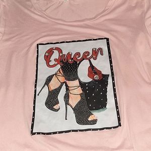 Pink graphic t shirt queen on it little sparkles size x large